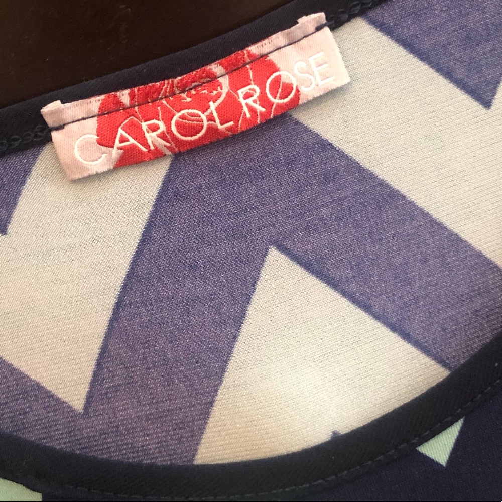 Chevron pattern top! - Picture 4 of 4